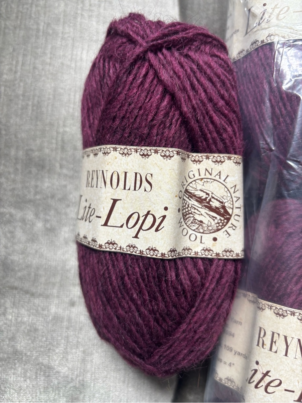 Reynolds Lite-Lopi Yarn lot in Deep Plum - Picture 2 of 5